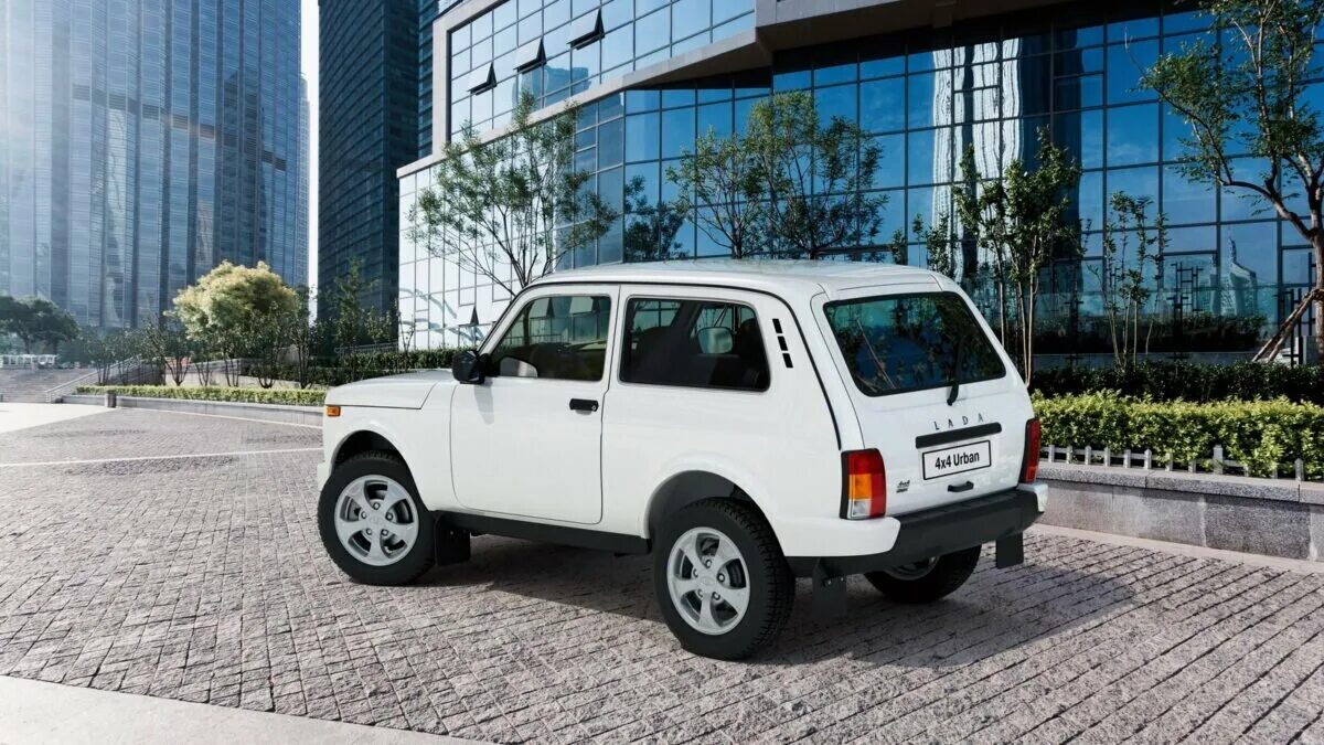 Нива новая белая фото Российский внедорожник LADA Niva Legend теперь имеет новый цвет от модели LADA L