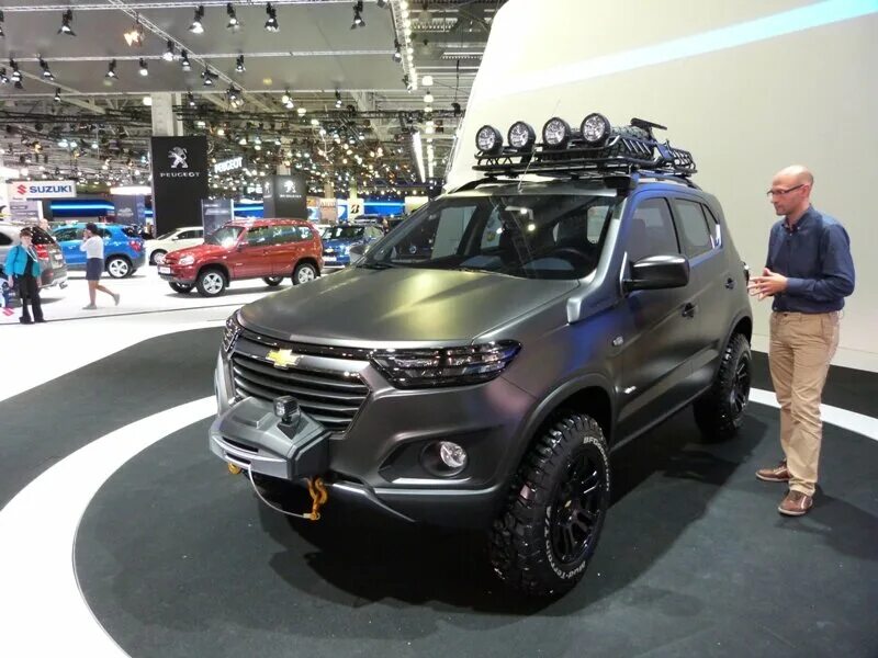 Нива новая модель фото шевроле цена "Lada Rav4? А, нет, показалось!" - АвтоВАЗ неожиданно обновил "Шниву" Жёлтый Дзе