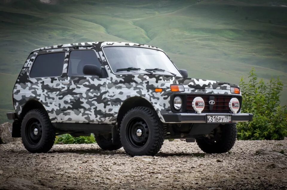 Нива пиксели фото Подкрасил коцки и стало ясно - ннада камуфляж! - Lada 4x4 3D, 1,7 л, 2011 года к