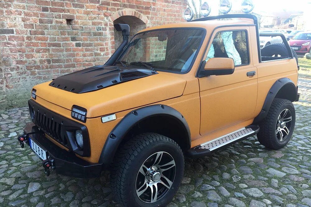 Нива пиксели фото Немцы построили Zubr на базе Lada Niva. Его можно купить за 3 млн рублей - Росси