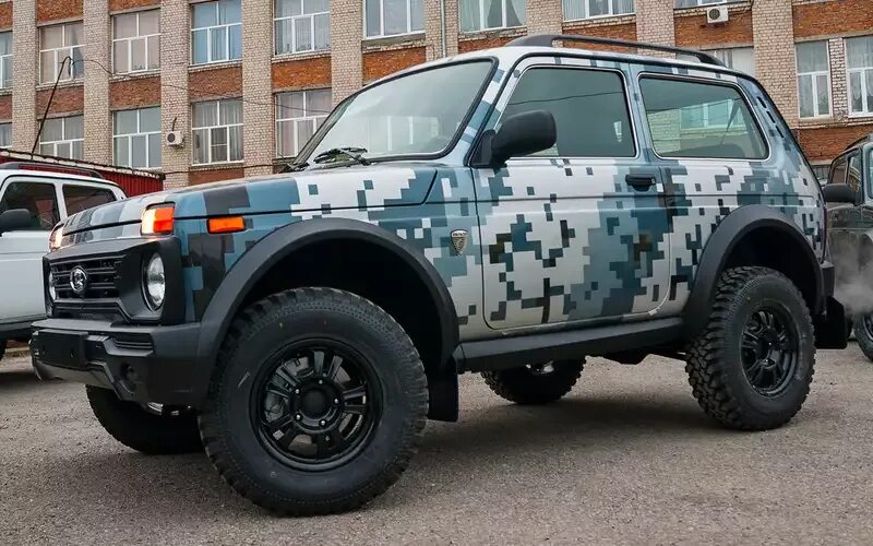 Нива пиксели фото Лада 4х4 Бронто - тест-драйв ЗР