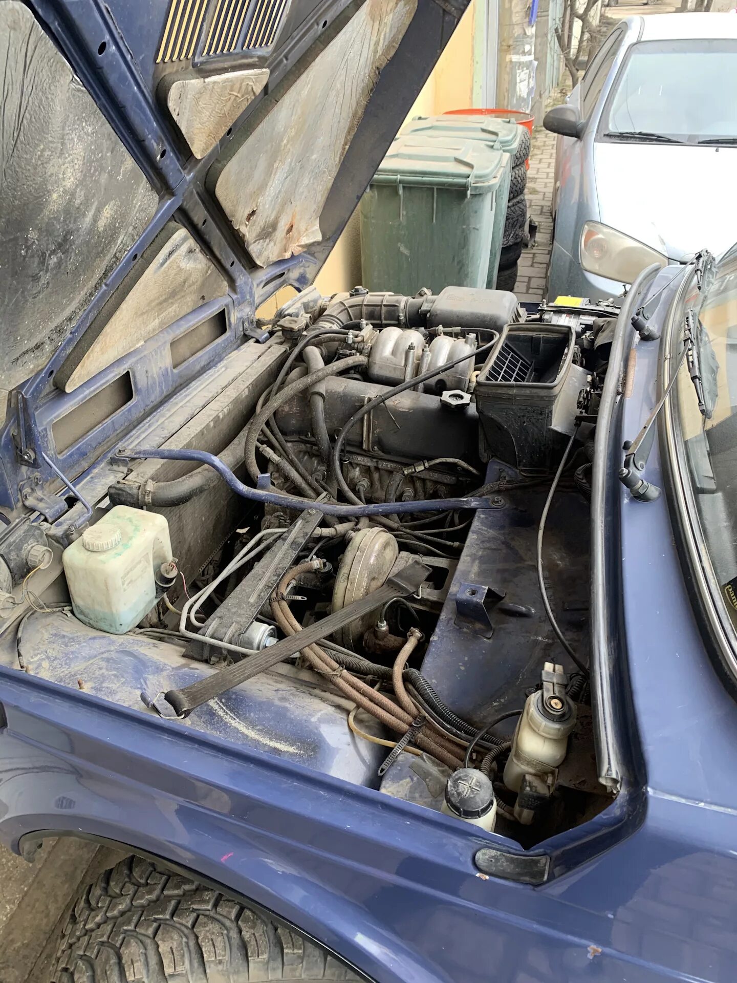 Нива подкапотное пространство фото Подкапотное Нива - Lada 4x4 3D, 1,7 л, 2007 года мойка DRIVE2