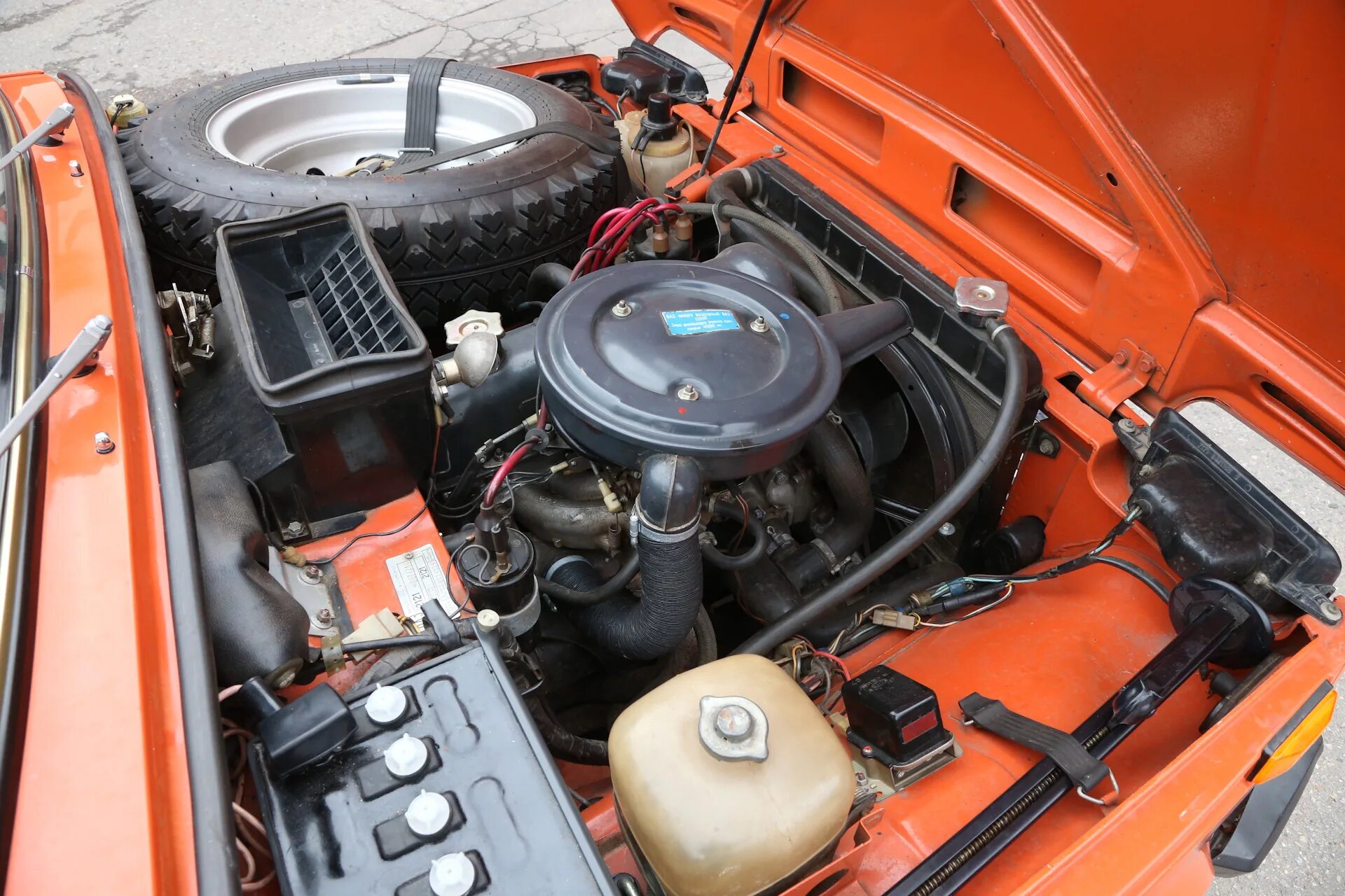 Нива подкапотное пространство фото Бал Лады. Строфа третья. - Сообщество "Lada History" на DRIVE2
