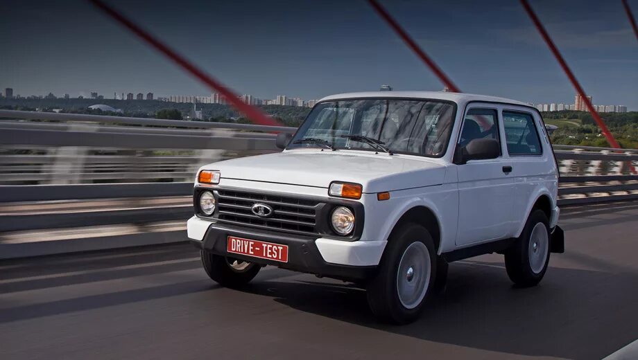 Нива поколения фото Смотрим по-новому на внедорожник Lada 4x4 Urban - ДРАЙВ