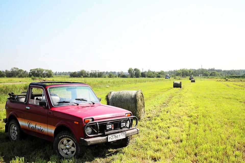 Нива поле фото Родные наклейки и фотосессия - Lada 4x4 3D, 1,6 л, 1987 года своими руками DRIVE