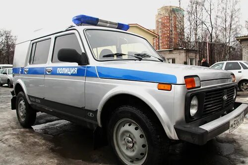 Нива полиция фото Сотрудники ППС Южного Бутова задержали хранителя спайсов