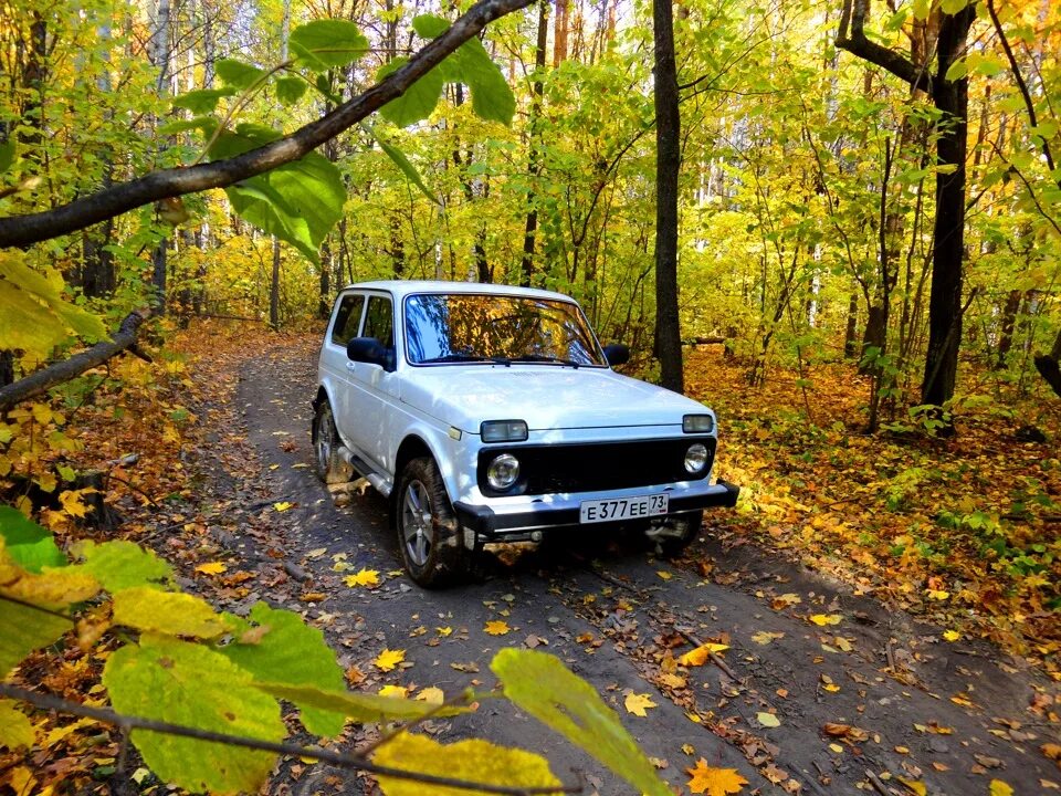 Нива природа фото Осенний фотосет двух любимых! - Lada 4x4 3D, 1,7 л, 2013 года фотография DRIVE2