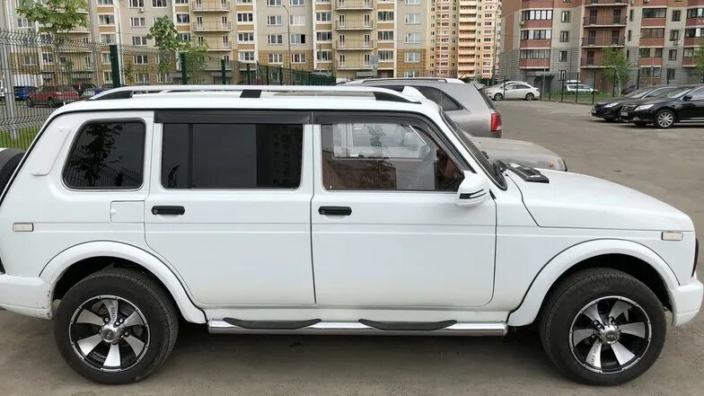 Нива пятидверка тюнинг Как выглядит 9-летняя "Нива" за 1 500 000 рублей (фото)