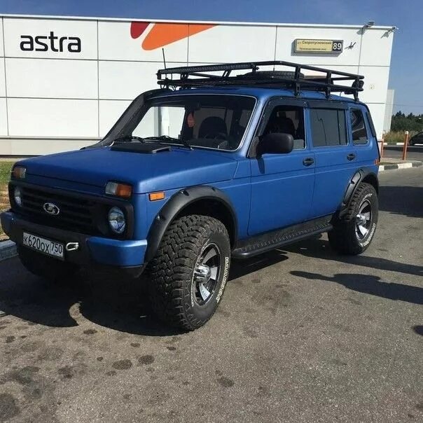 Нива пятидверка тюнинг Lada 4x4 Urban 5D - пятидверная Нива Урбан 2131 Top cars, Cool cars, Vehicles
