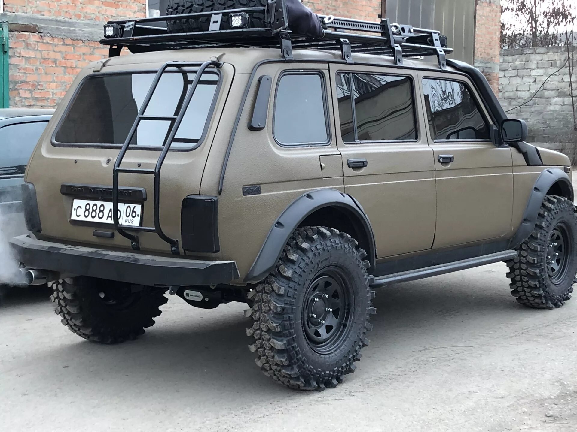 Нива пятидверка тюнинг для бездорожья Гламурный Мост от Ижтехно - Lada 4x4 5D, 2 л, 2006 года тюнинг DRIVE2