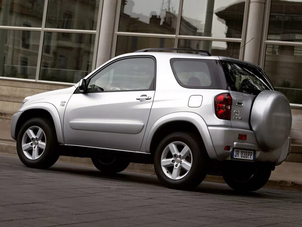 Нива рав 4 фото Тест-драйв Toyota RAV4 3d: сэкономим на дверях? - КОЛЕСА.ру - автомобильный журн