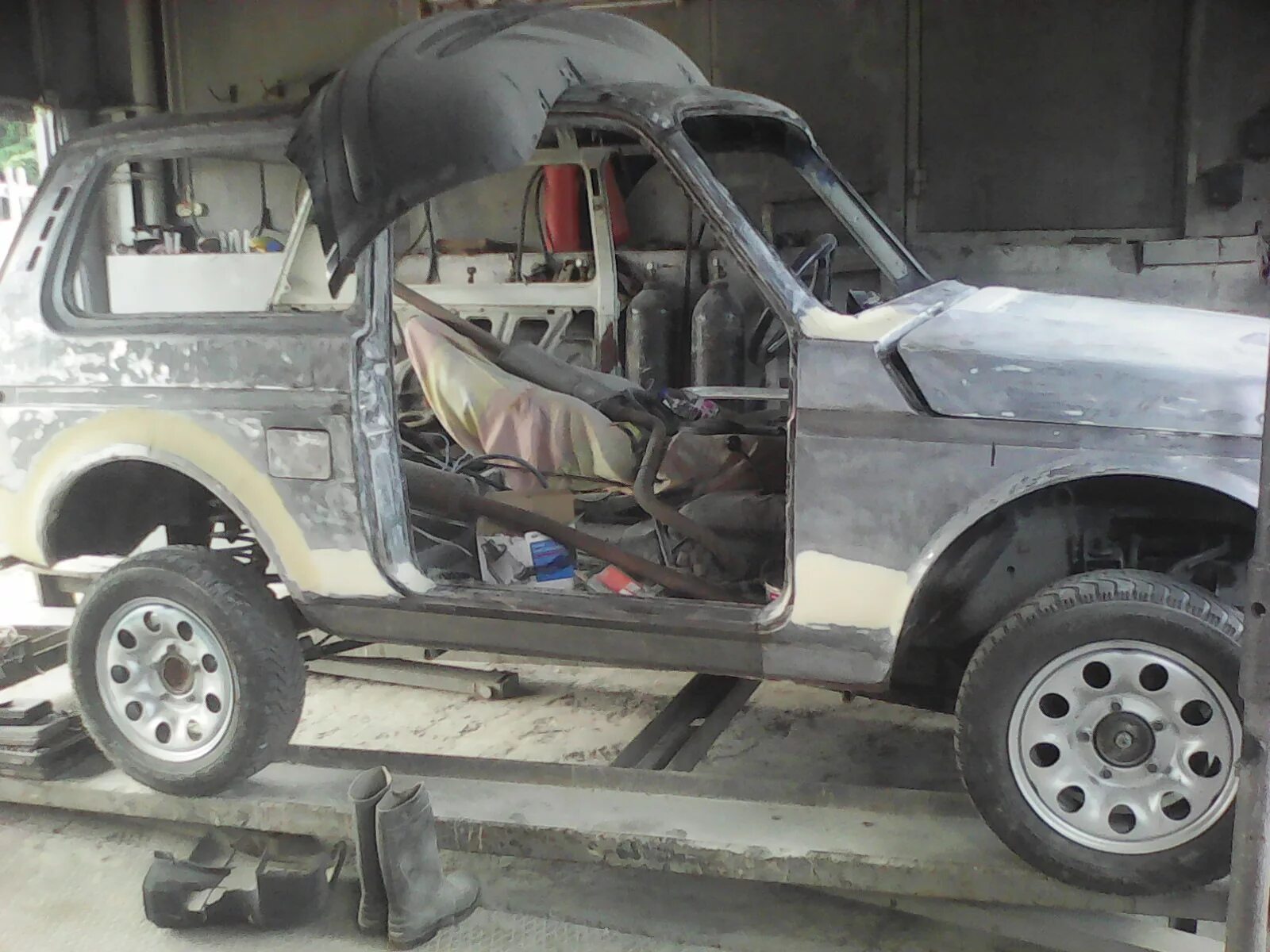 Нива ремонт своими Шпаклюем затираем. - Lada 4x4 3D, 1,6 л, 1984 года кузовной ремонт DRIVE2