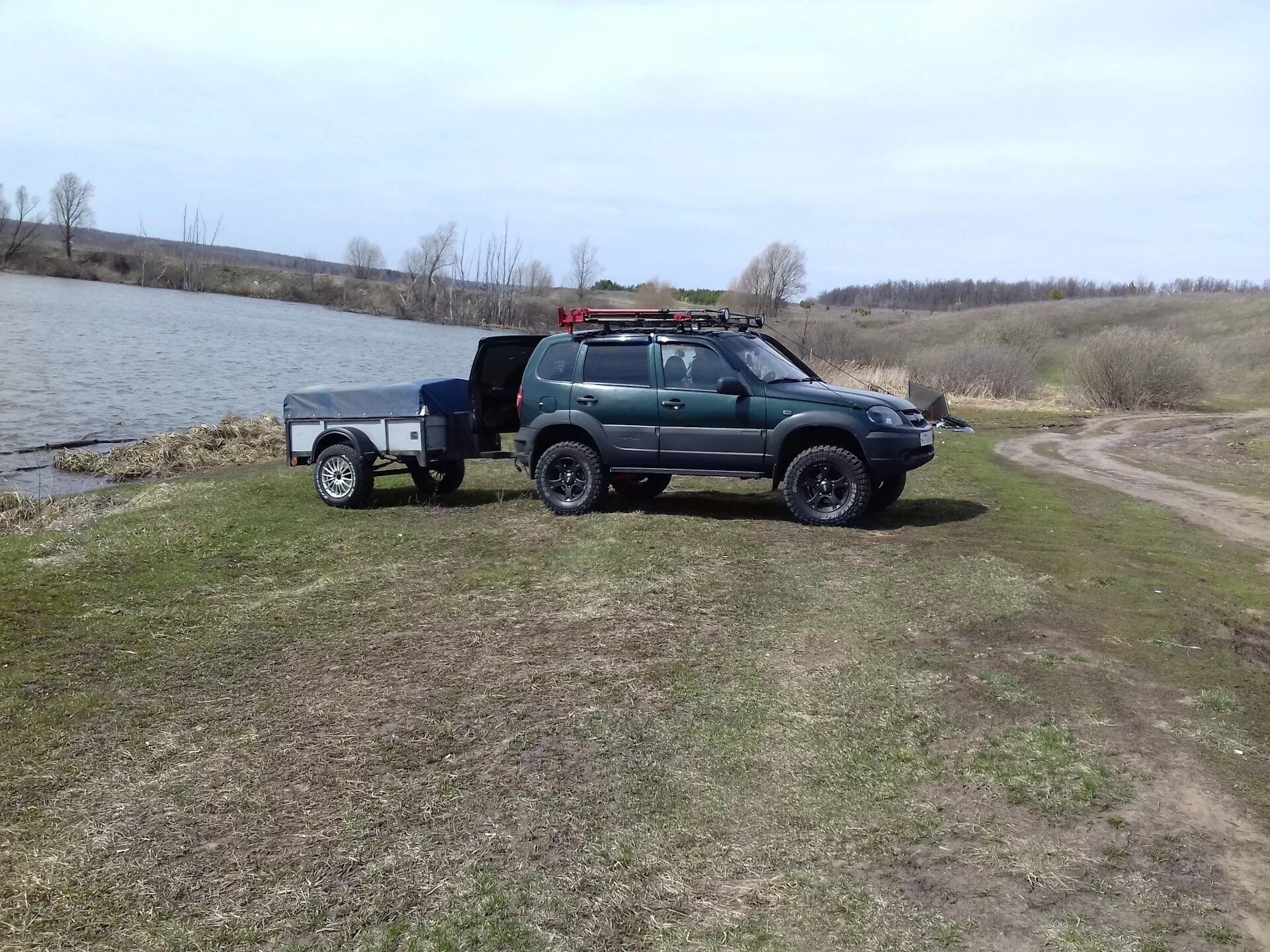 Нива рыбалка фото Охота закончилась. Началась рыбалка. - Chevrolet Niva, 2 л, 2004 года просто так
