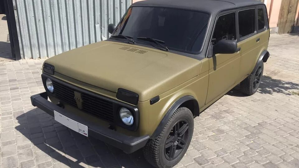Нива с черной крышей фото Lada 2131 1.8 бензиновый 2014 Чёрно-зелёный Raptor на DRIVE2