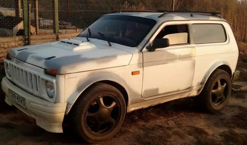 Нива с черной крышей фото Я в шоке )) что надыбал. - Chevrolet Niva, 2 л, 2006 года стайлинг DRIVE2