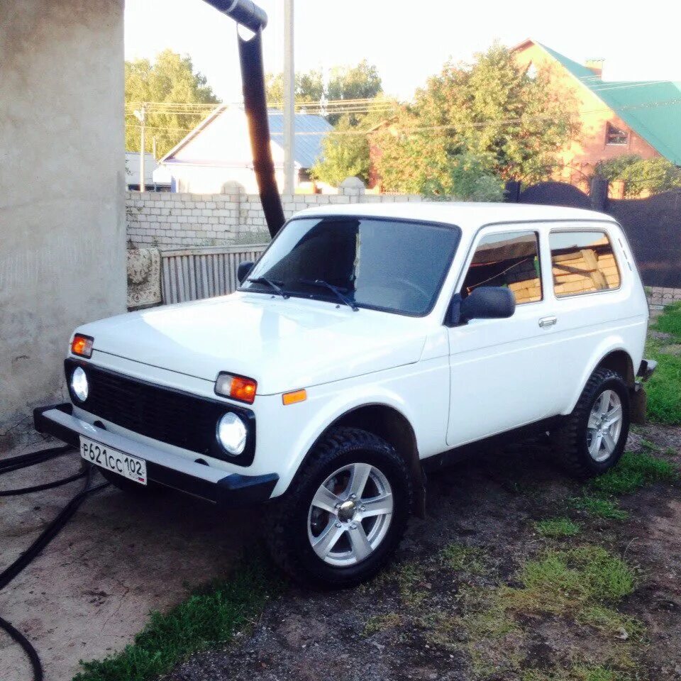 Нива с черной крышей фото Об уходе за кузовом и чёрном цвете - Lada 4x4 3D, 1,7 л, 2019 года стайлинг DRIV