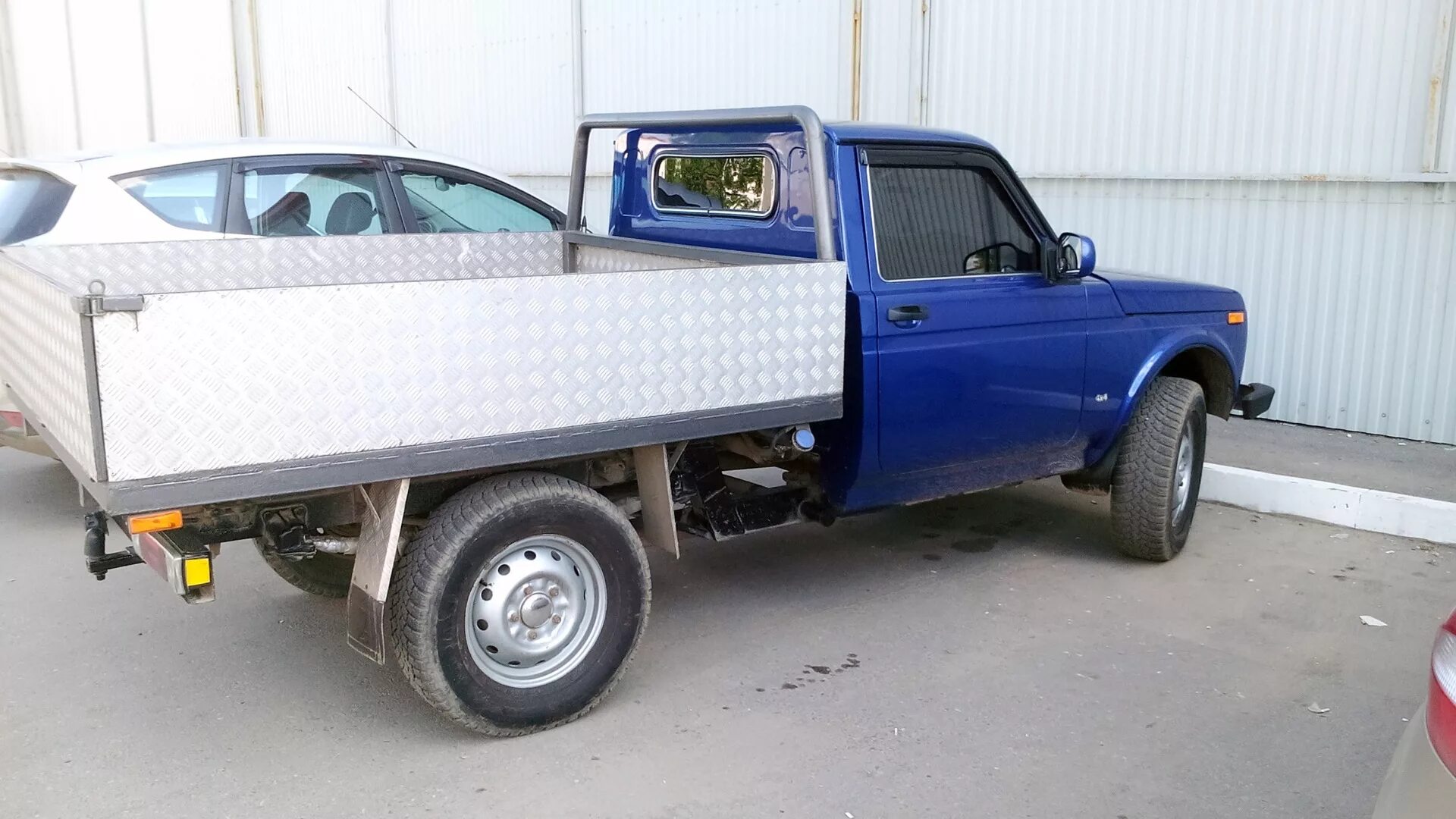Нива с кузовом фото "Грузовик" - Chevrolet Niva, 1,7 л, 2011 года фотография DRIVE2