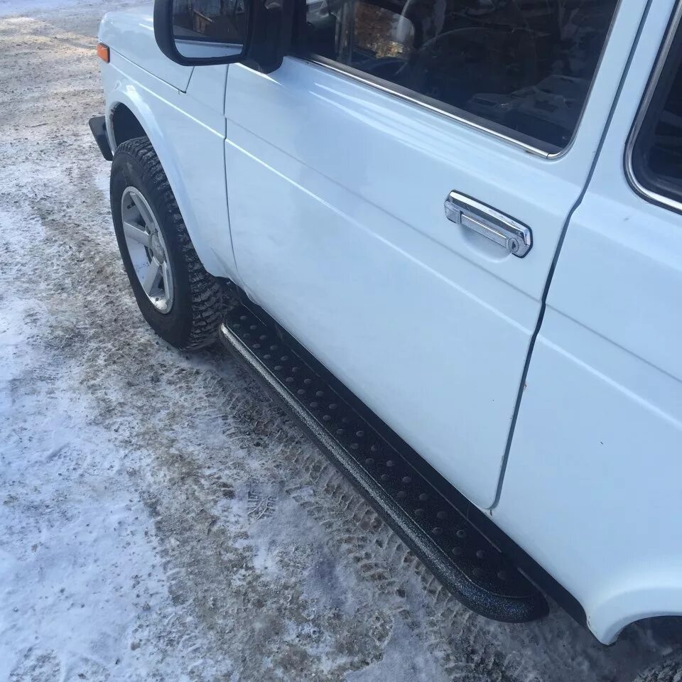 Нива с порогами фото Пороги - Lada 4x4 3D, 1,7 л, 2011 года аксессуары DRIVE2