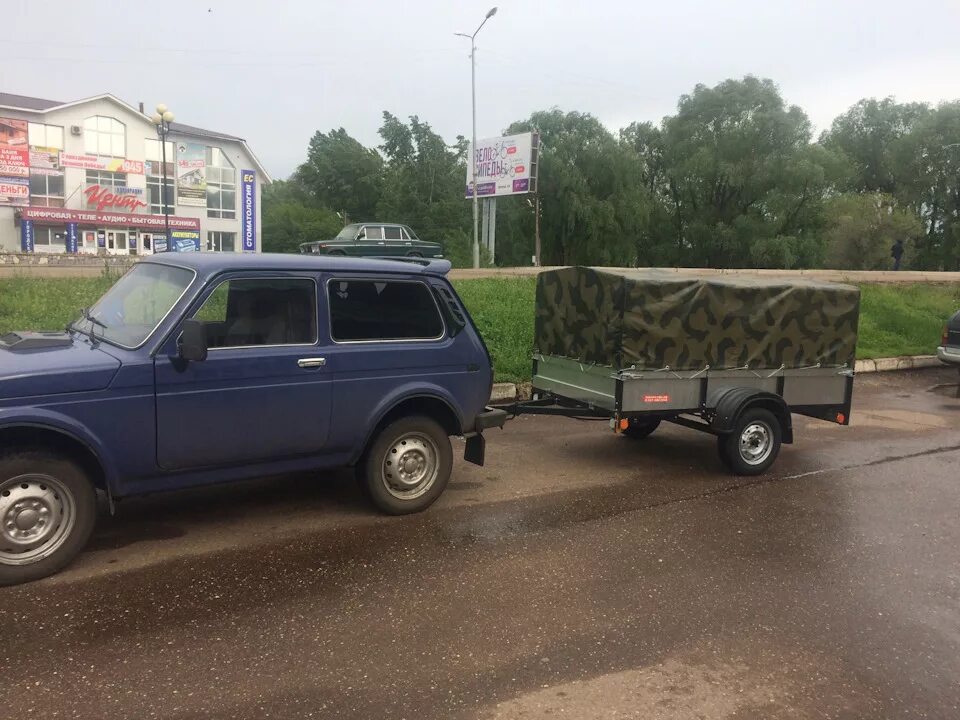 Нива с прицепом фото Прицеп 2,5 *1,5 самый раз чтоб ездить на природу ) - Lada 4x4 3D, 1,7 л, 2001 го