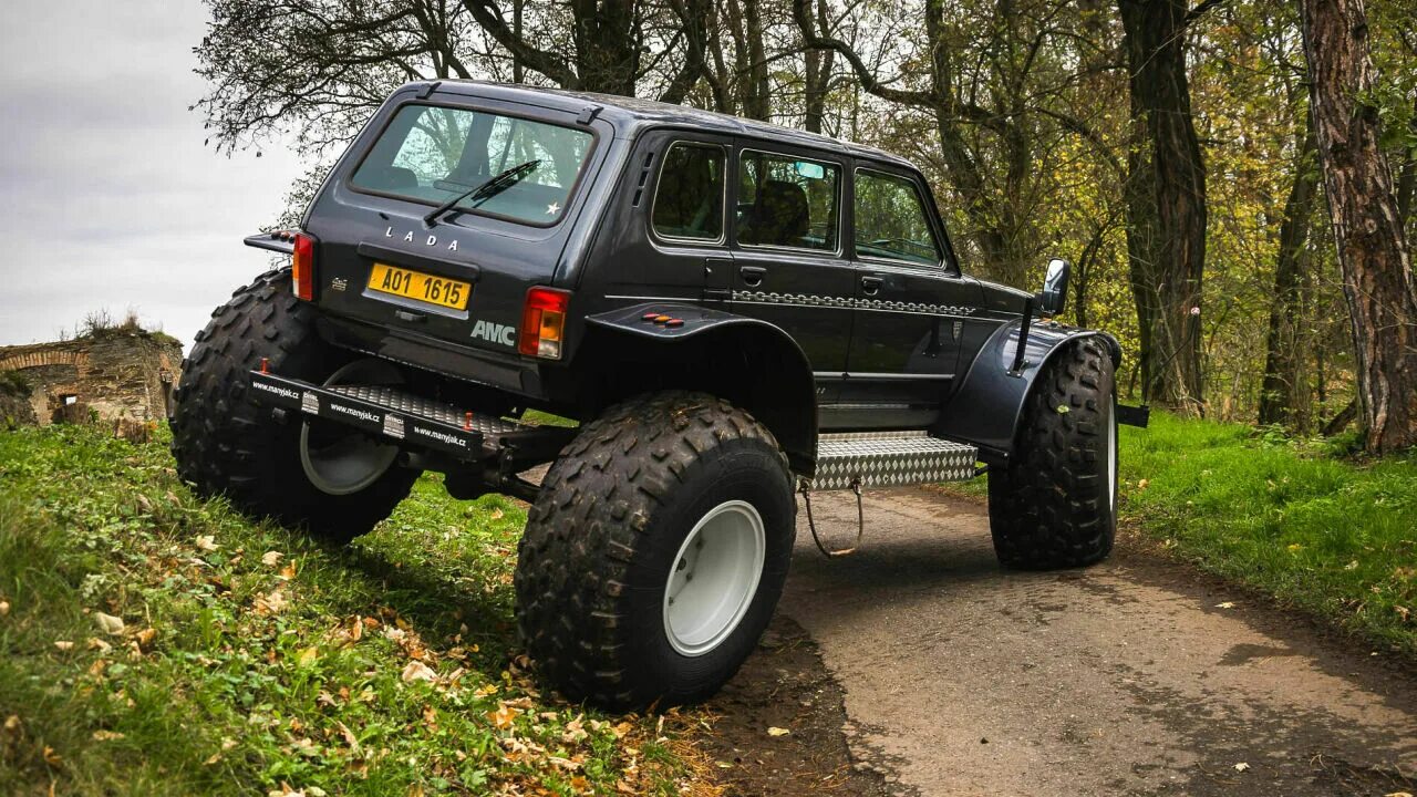 Нива с широкими колесами фото Самые крутые LADA 4x4, которые порвут любой рамный внедорожник - АвтоВзгляд