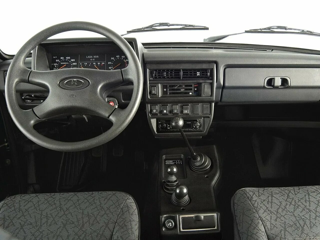 Нива салон внутри тюнинг Lada (ВАЗ) 2121 (4x4) 1 поколение рестайлинг, внедорожник 3-дверный - технически