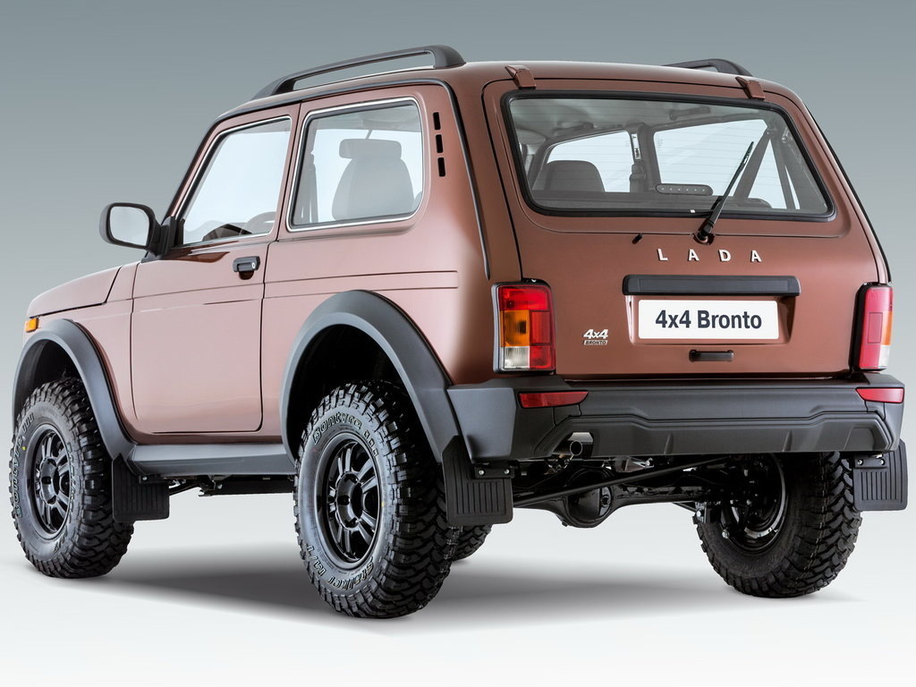 Нива семиместная фото Обновленную версию самой дорогой Lada 4x4 выпустят в середине года Автолюбитель 