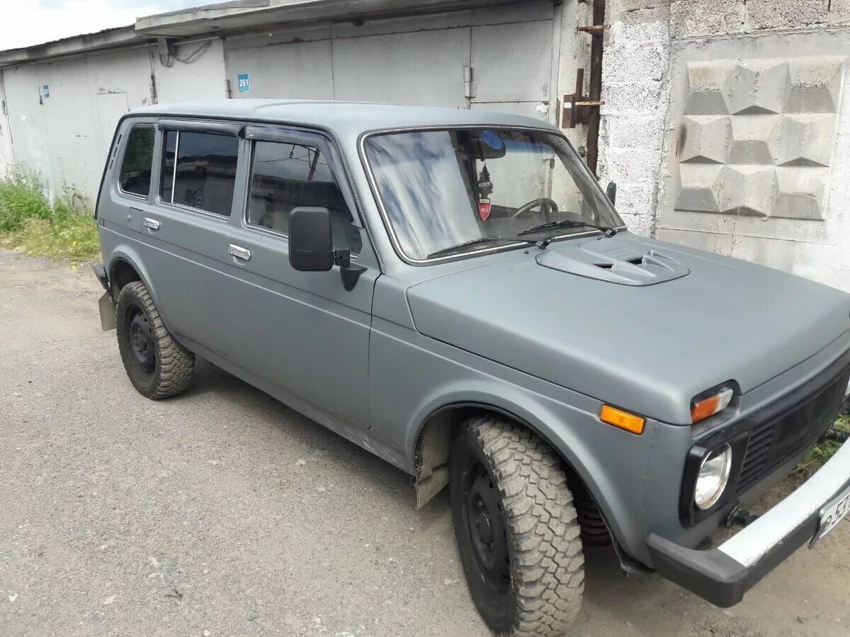 Нива серый фото Купить б/у Lada (ВАЗ) 2131 (4x4) I 1.7 MT (81 л.с.) 4WD бензин механика в Тюмени
