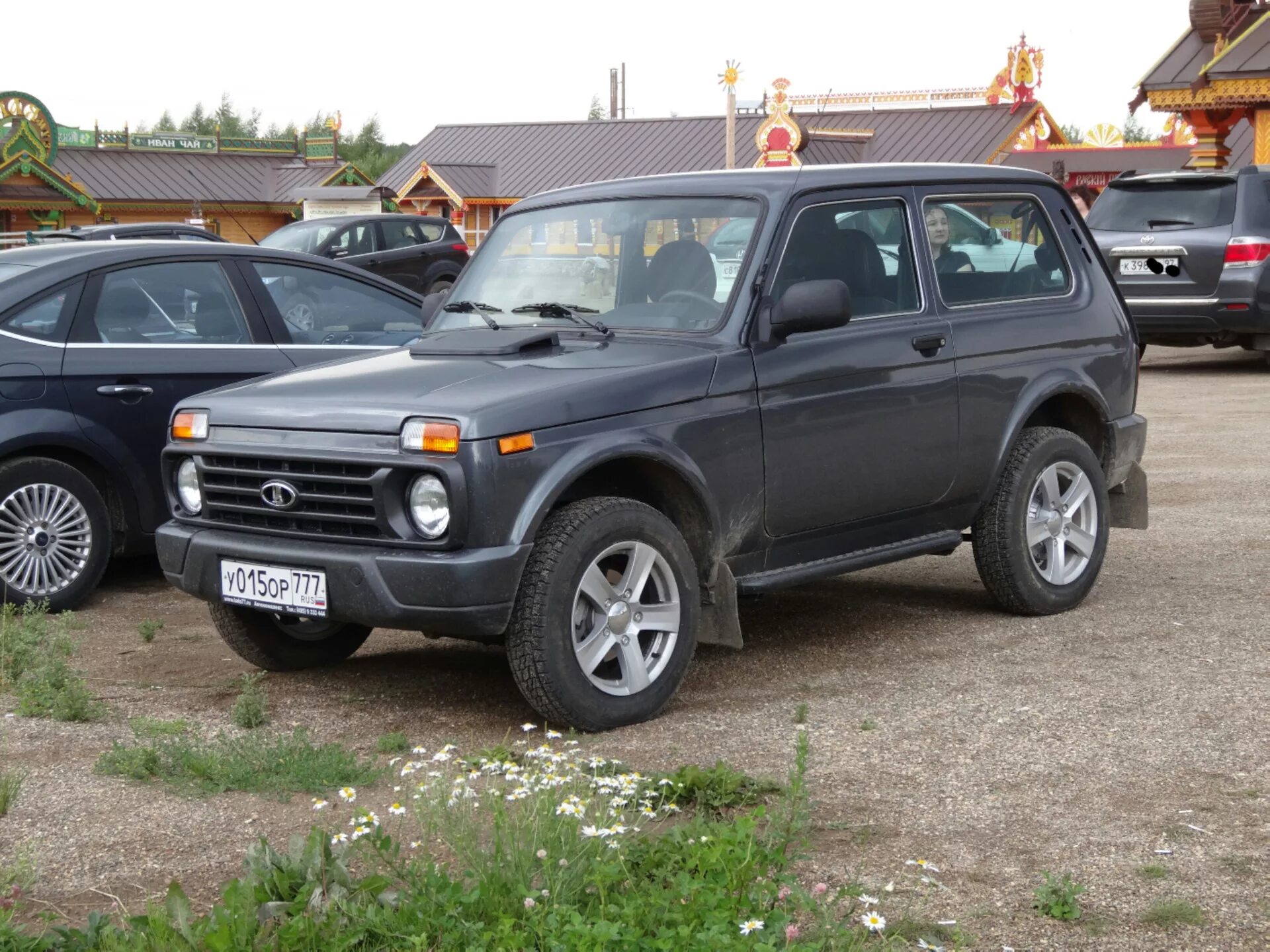 Нива серый цвет фото Поездка с дачи в Ярославль и обратно. - Lada 4x4 3D, 1,7 л, 2015 года заправка D