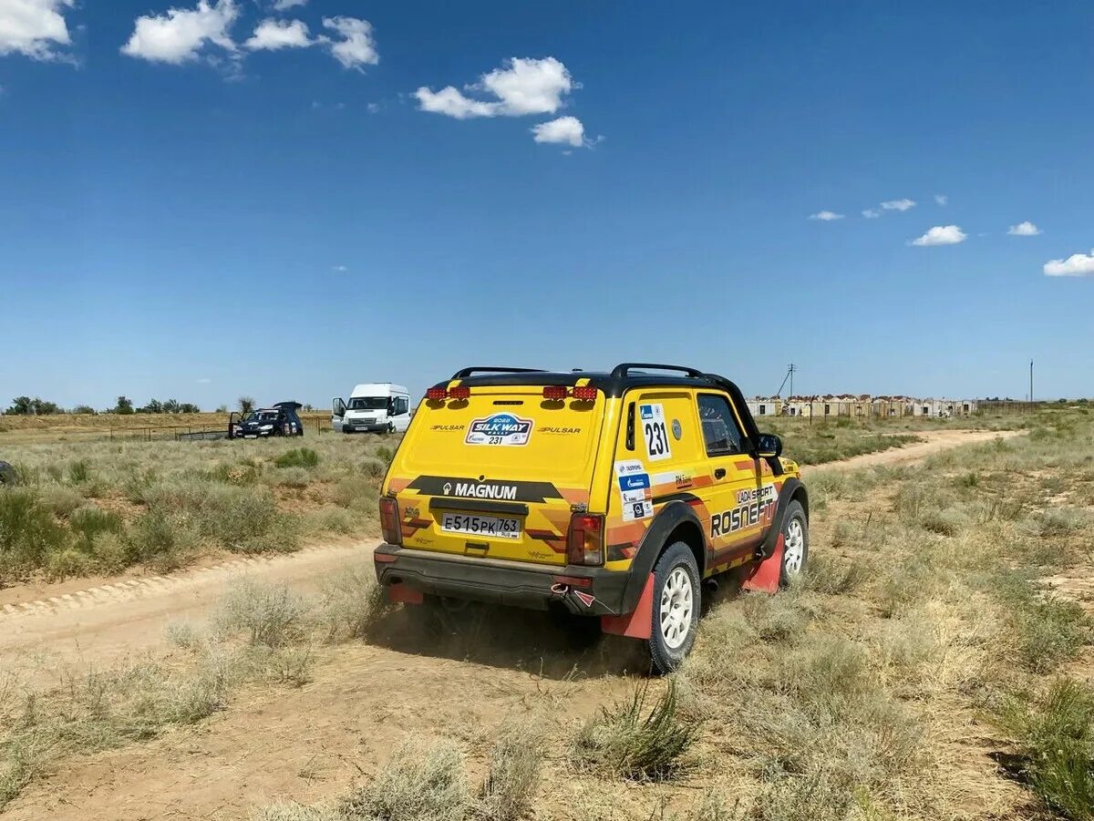Нива шелковый путь фото LADA NIVA Legend одержала первую победу на "Шёлковом пути" Третий этап ралли. LA