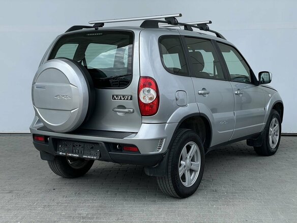 Нива шевроле 2014 фото Купить б/у Chevrolet Niva I Рестайлинг 1.7 MT (80 л.с.) 4WD бензин механика в Ек