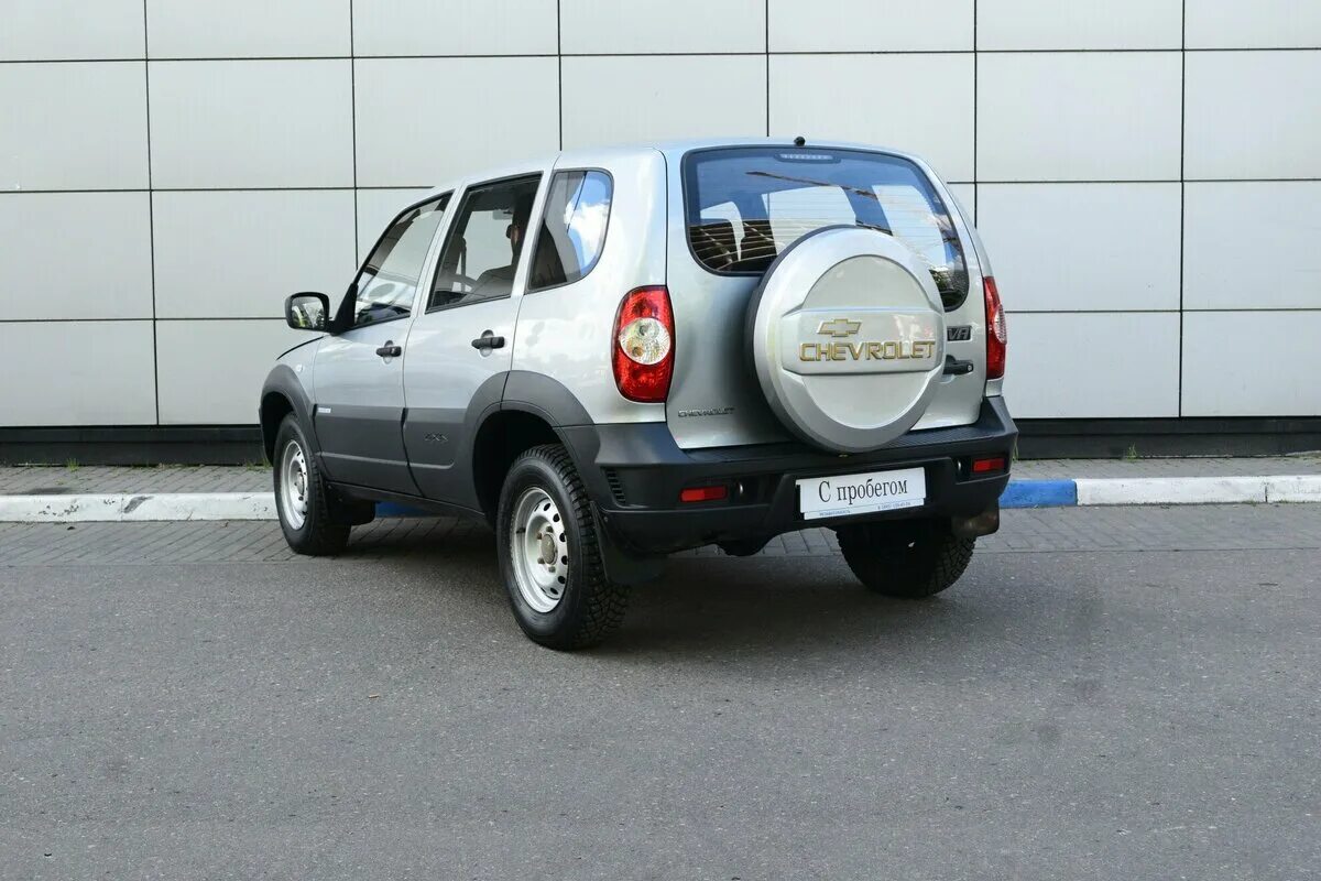 Нива шевроле 2014 фото Купить б/у Chevrolet Niva I Рестайлинг 1.7 MT (80 л.с.) 4WD бензин механика в Мо