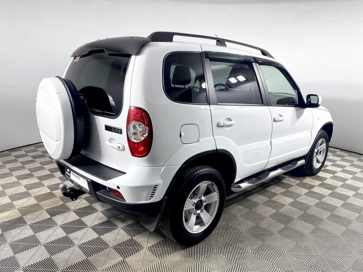Нива шевроле 2023 фото цена Купить б/у Chevrolet Niva I Рестайлинг 1.7 MT (80 л.с.) 4WD бензин механика в Ом