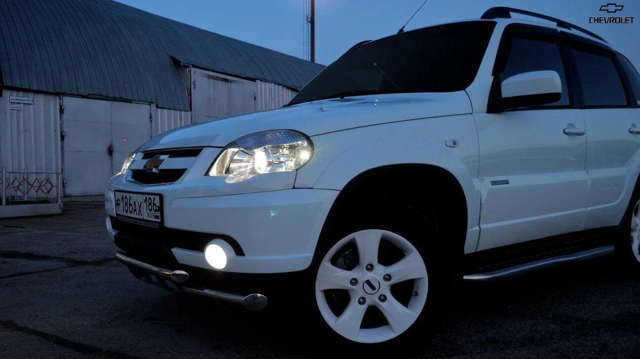 Нива шевроле белая тюнинг Chevrolet Niva 1.7 бензиновый 2013 GLC+ на DRIVE2