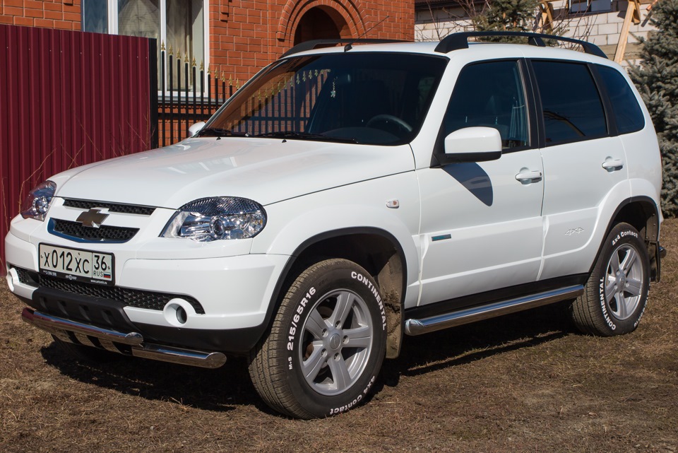 Нива шевроле белый фото Немного нержавейки - Chevrolet Niva, 1,7 л, 2014 года стайлинг DRIVE2