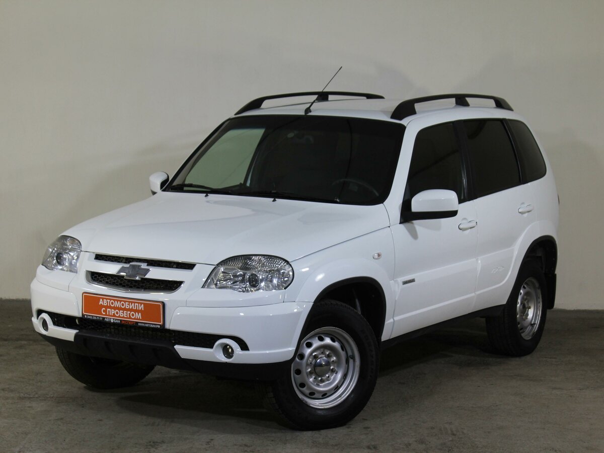 Нива шевроле белый фото Купить б/у Chevrolet Niva I Рестайлинг 1.7 MT (80 л.с.) 4WD бензин механика в Ек