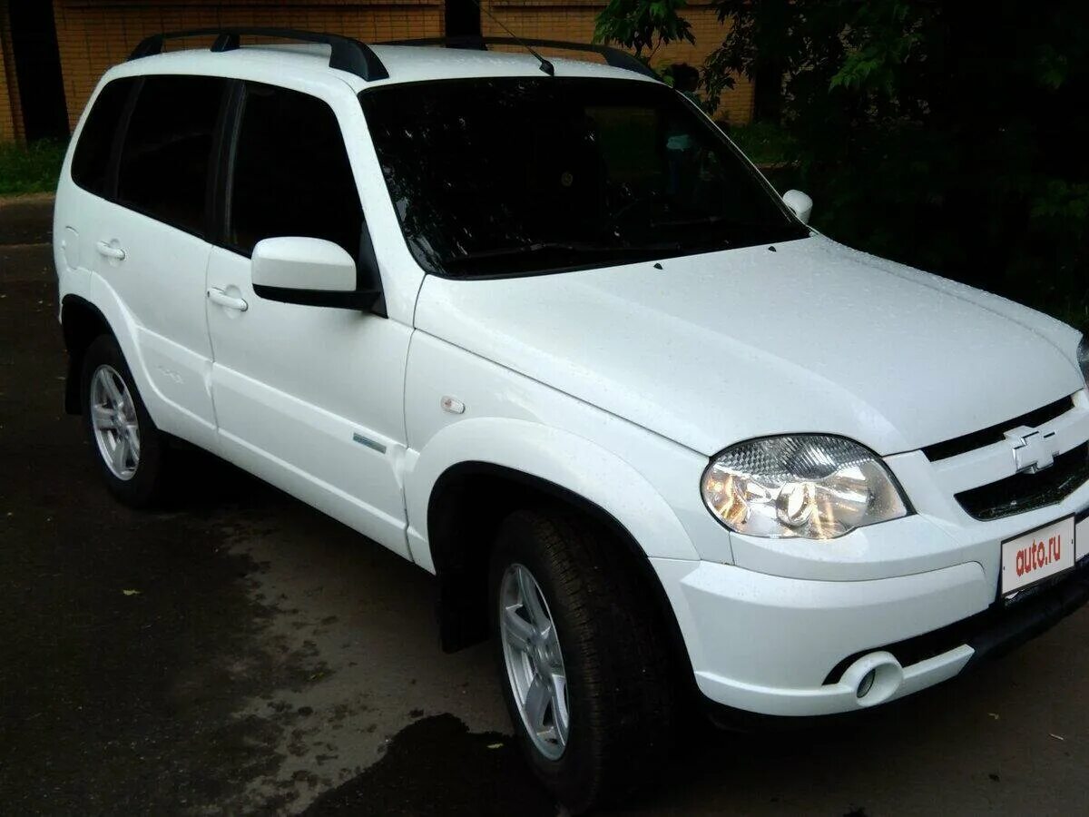 Нива шевроле белый фото Купить б/у Chevrolet Niva I Рестайлинг 1.7 MT (80 л.с.) 4WD бензин механика в Уф