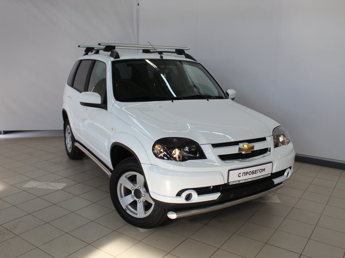 Нива шевроле белый фото Купить б/у Chevrolet Niva I Рестайлинг 1.7 MT (80 л.с.) 4WD бензин механика в Ом