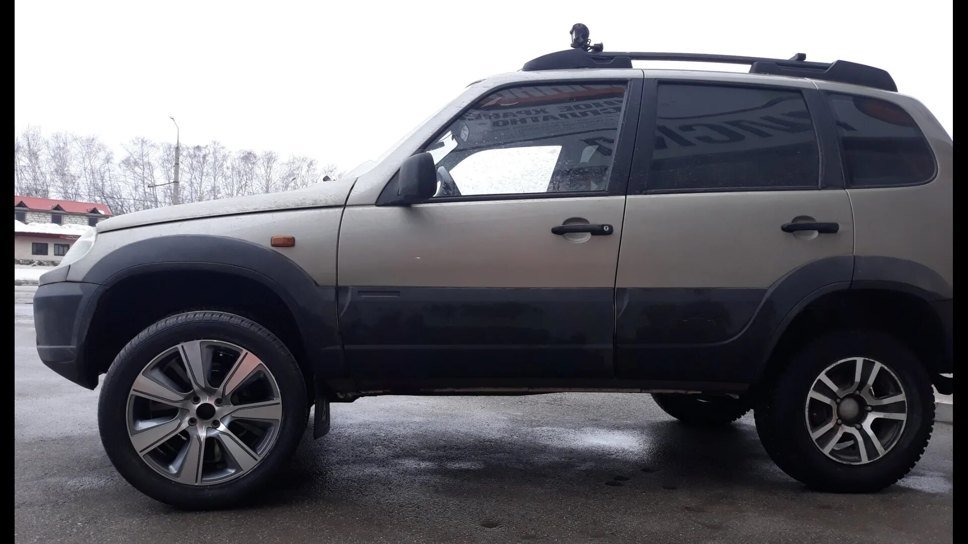 Нива шевроле бертоне тюнинг Надел обвес Бертоне - Chevrolet Niva GLX, 1,7 л, 2009 года тюнинг DRIVE2