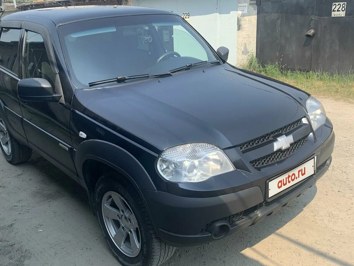 Нива шевроле черная фото Купить б/у Chevrolet Niva I Рестайлинг 1.7 MT (80 л.с.) 4WD бензин механика в Ни
