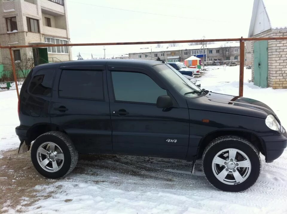 Нива шевроле черная фото Съёмная тонировка - Chevrolet Niva, 1,7 л, 2007 года аксессуары DRIVE2