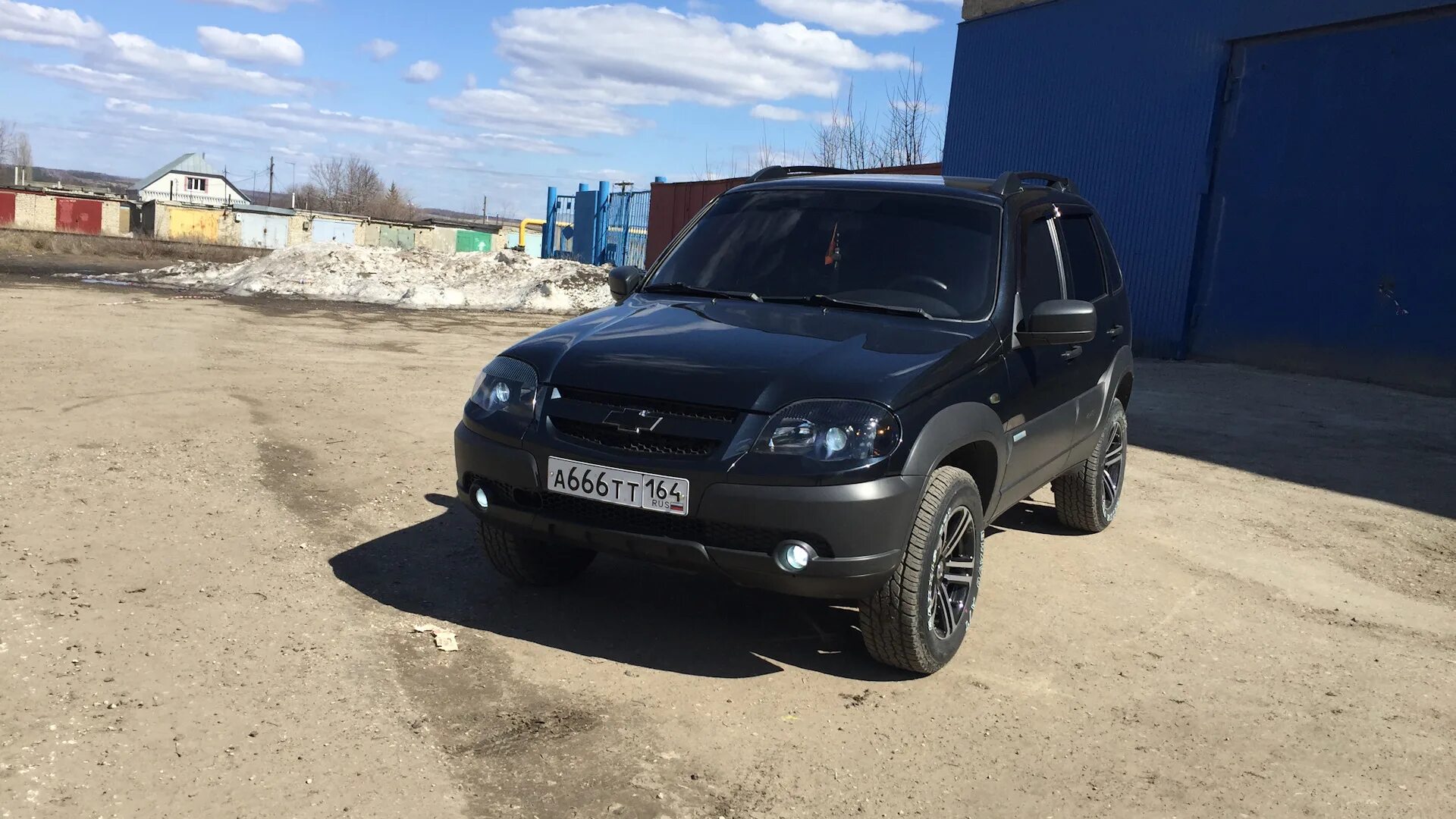 Нива шевроле черная фото Chevrolet Niva 1.7 бензиновый 2013 Black Devil на DRIVE2