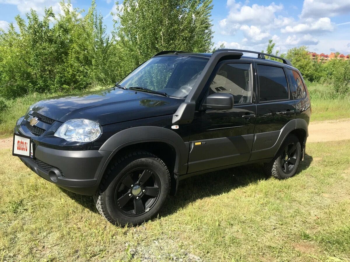 Нива шевроле черная фото Купить б/у Chevrolet Niva I Рестайлинг 1.7 MT (80 л.с.) 4WD бензин механика в Но