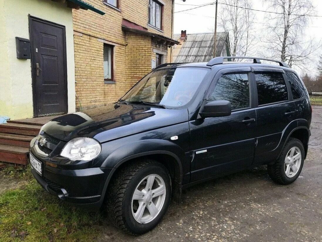 Нива шевроле черная фото Купить б/у Chevrolet Niva I Рестайлинг 1.7 MT (80 л.с.) 4WD бензин механика в Сы
