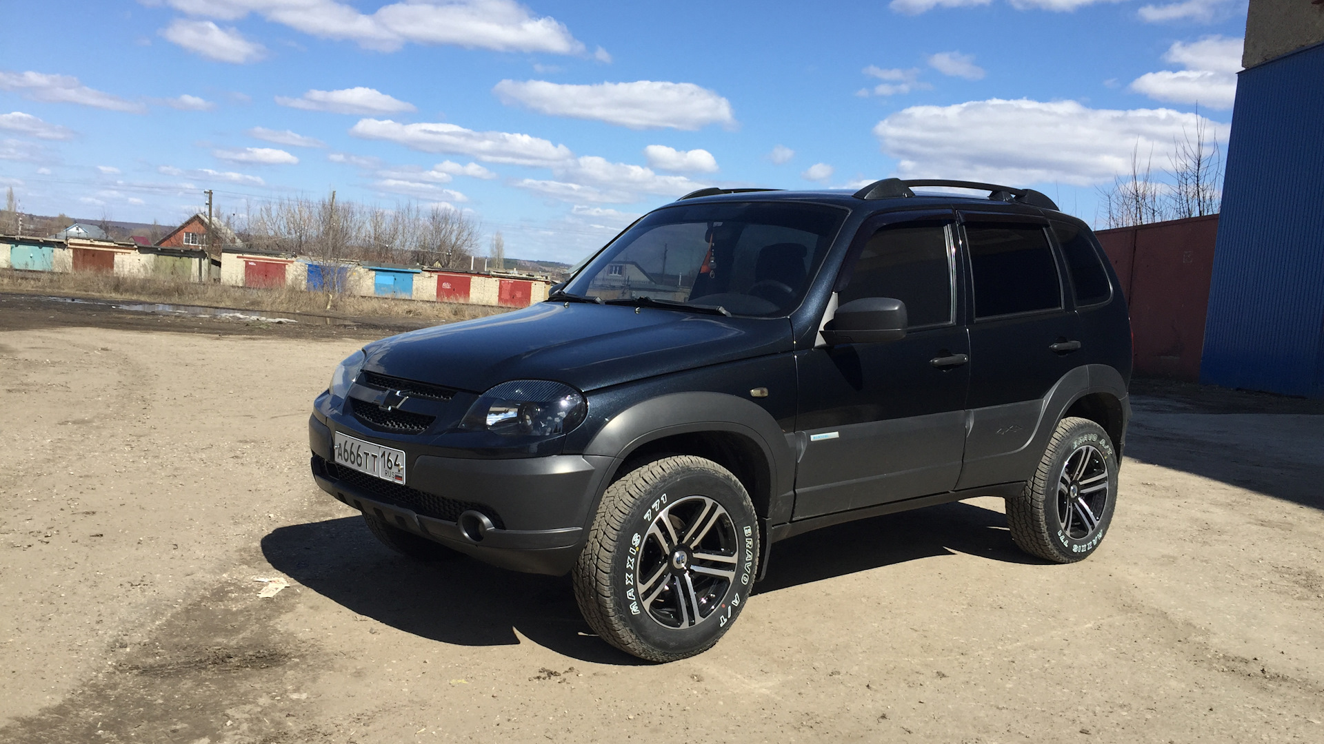 Нива шевроле черная тюнинг Chevrolet Niva 1.7 бензиновый 2013 Black Devil на DRIVE2
