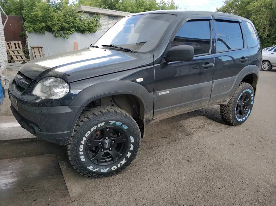 Нива шевроле фото колес Тапочки в пору - Chevrolet Niva, 1,7 л, 2014 года шины DRIVE2
