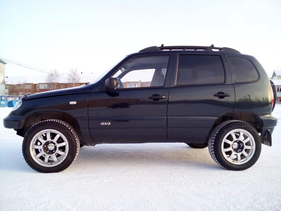 Нива шевроле фото колес 17 диски + резина 235/55/17 - Chevrolet Niva, 1,7 л, 2008 года колёсные диски DR