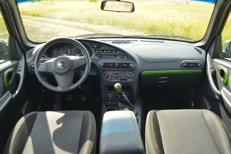Нива шевроле фото салона Новую версию Chevrolet Niva покажут завтра