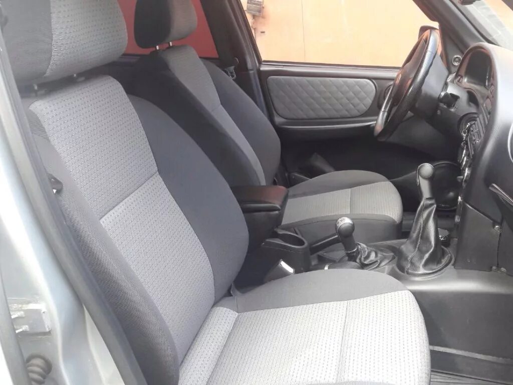 Нива шевроле фото сидений Сиденья от Шевроле-Авео, в Шевроле-Ниву. - Chevrolet Niva, 1,7 л, 2012 года стай