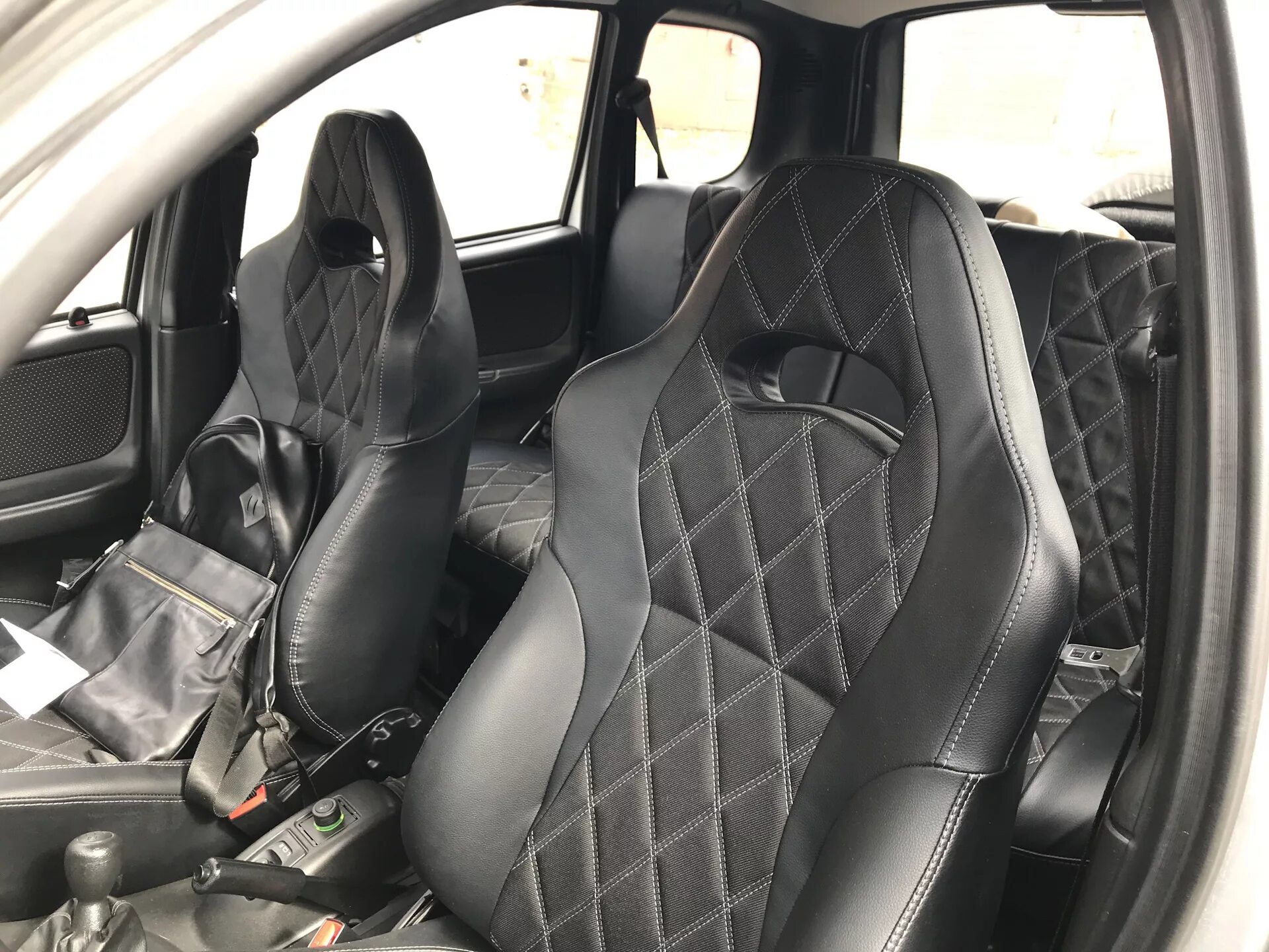 Нива шевроле фото сидений Замена передних сидений - Chevrolet Niva, 1,7 л, 2008 года стайлинг DRIVE2