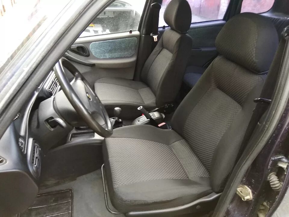 Нива шевроле фото сидений Химчистка потолка, перетянул сидения. - Chevrolet Niva, 1,7 л, 2004 года своими 